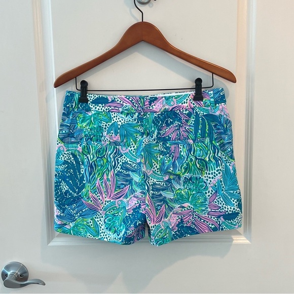 LILLY PULITZER GRETCHEN HIGH RISE SHORT
BOTANICAL GREEN HOLIDAY IN THE SUN NWT - Picture 9 of 16